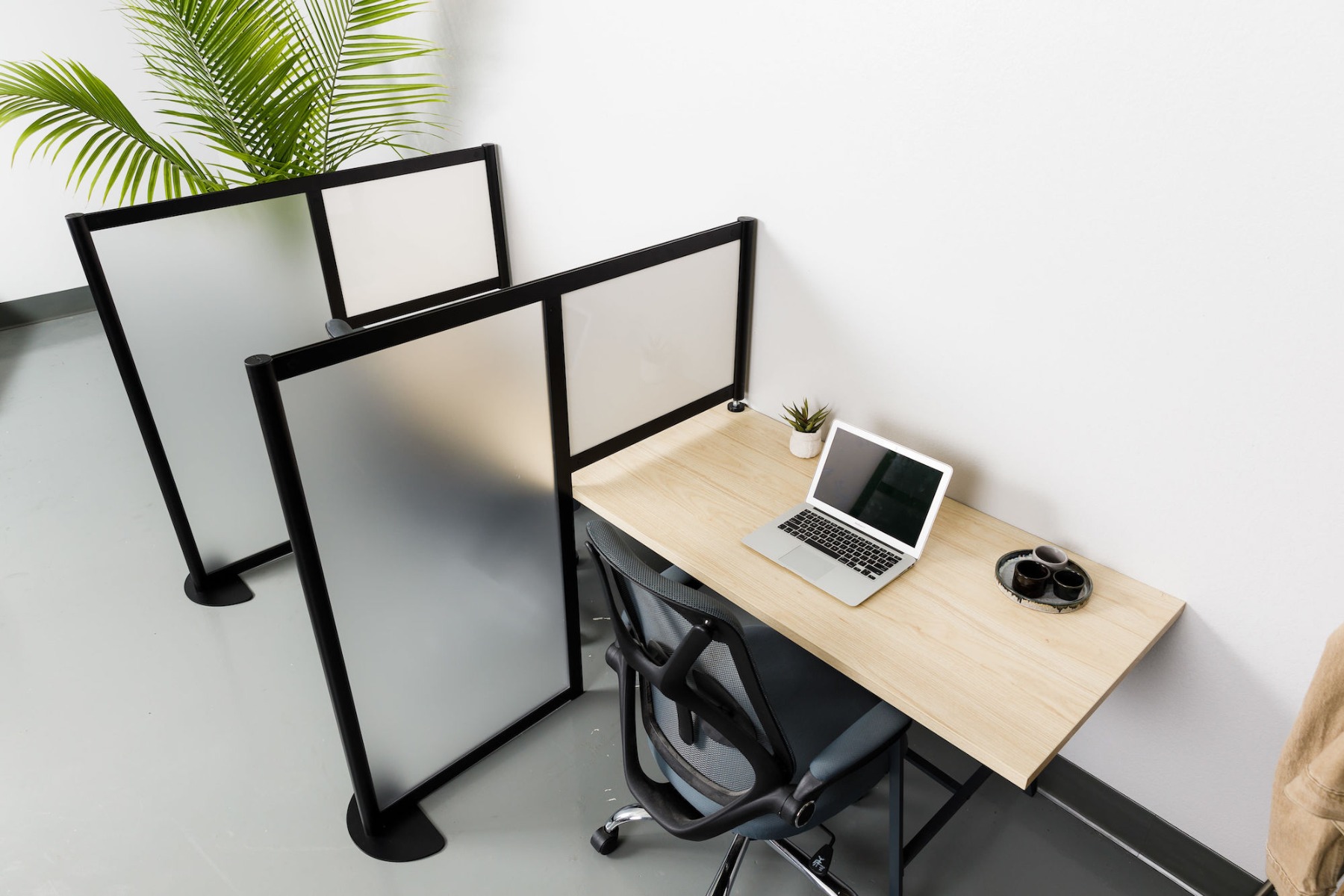 Hitch Series Space Divider & Floor Partition Desk Divider