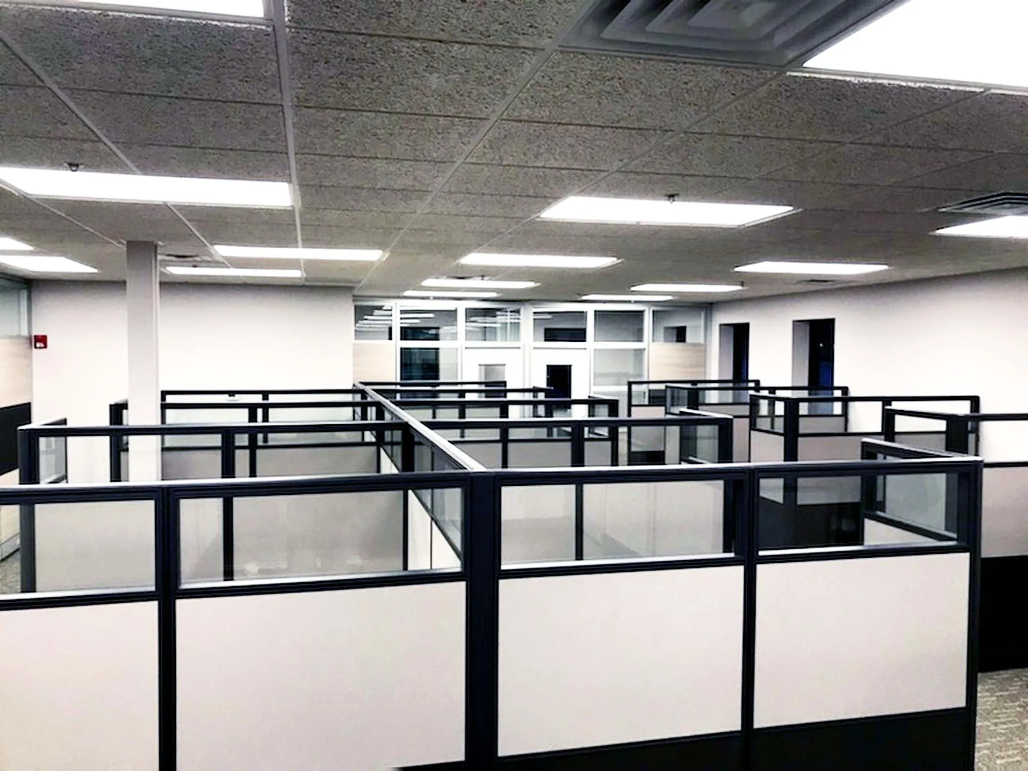 l_cubicles_6x6_silver_and_charcoal