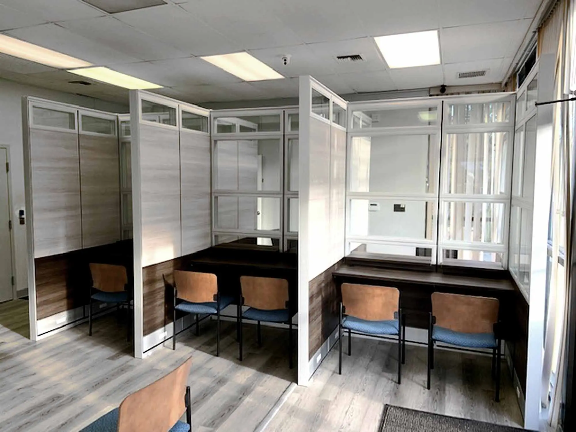 processed_customer_service_modualr_walls_laminate_and_glass_with_a_through_window - Copy