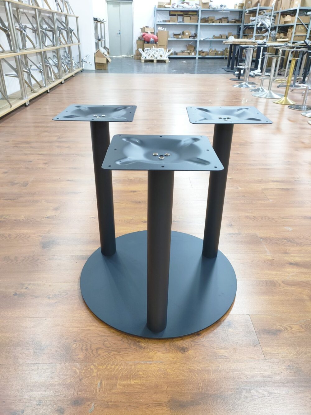 Three-column round base